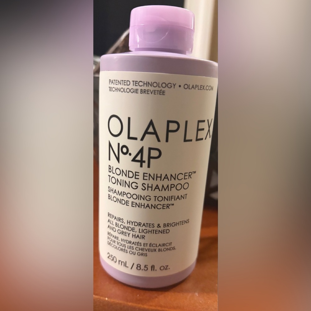 OLAPLEX No.4P Blonde Enhancer Shampoo - purple